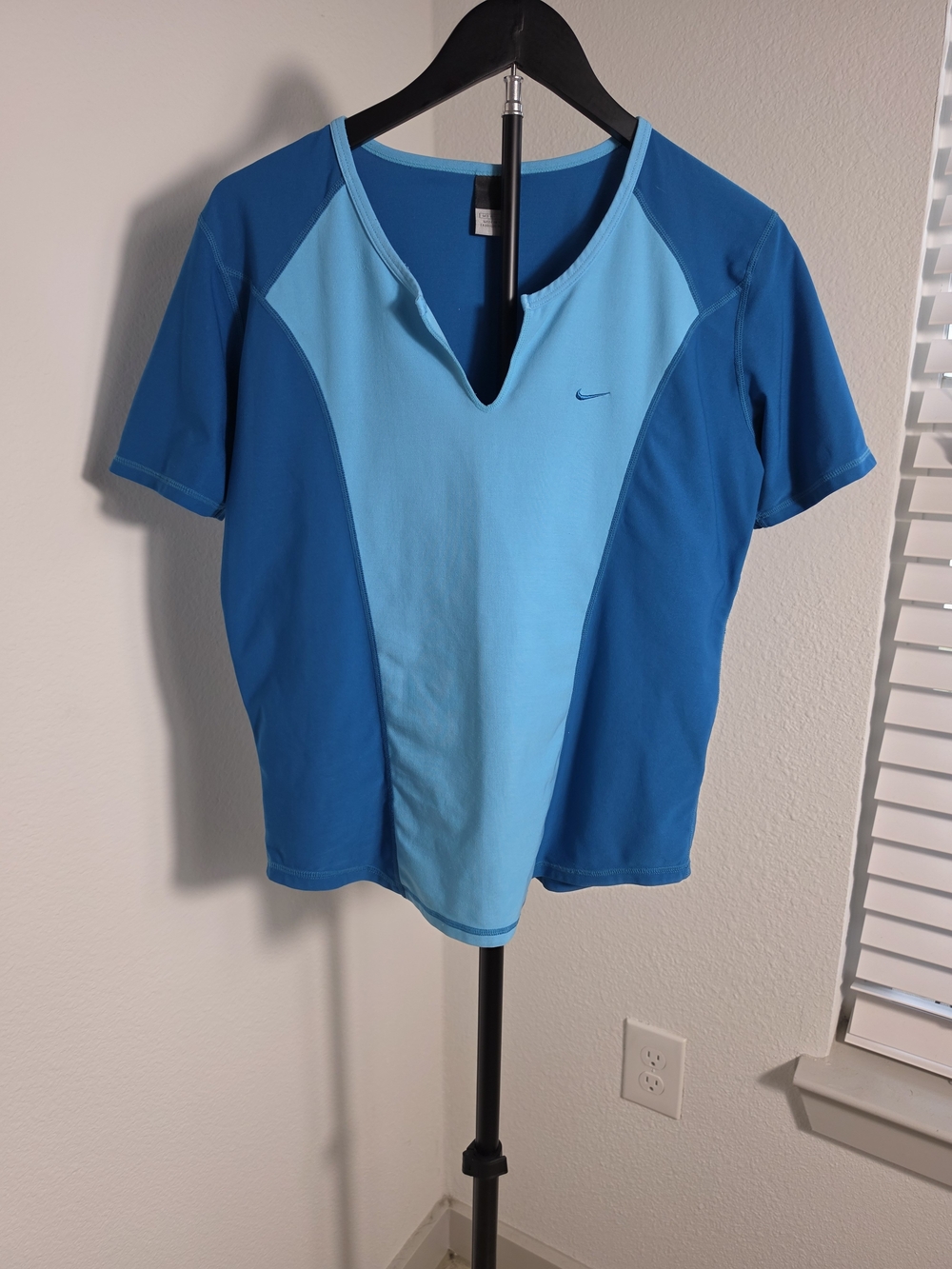 Vintage 90s Nike Grey Tag Colorblock V-Neck Top - Women's Medium - Blue